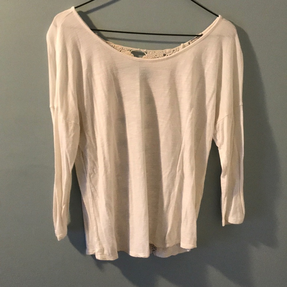 Quarter sleeve tee shirt